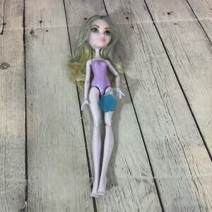 Ever After High Crystal Winter Doll